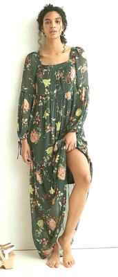 green emerald velvet dress Amina