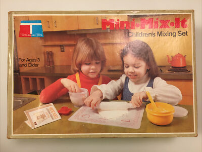 Vintage Tupperware Toys Mini-Mix-It Children's Mixing Set w/Cookbook
