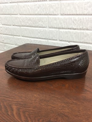 crocs women's loafers and mocassins