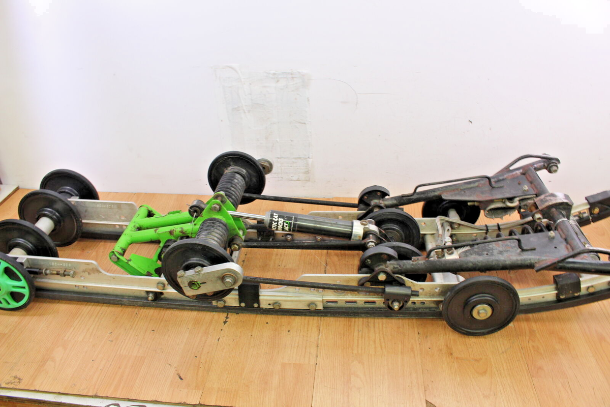 16.mm_sy1354様 2001 Arctic Cat ZR800 LE Rear Suspension Skid w/Shocks 136