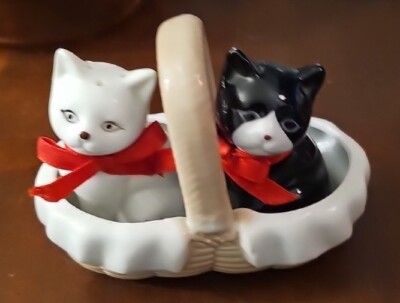VINTAGE SALT & PEPPER SHAKERS ~ BLACK & WHITE CATS IN BASKET By Action 