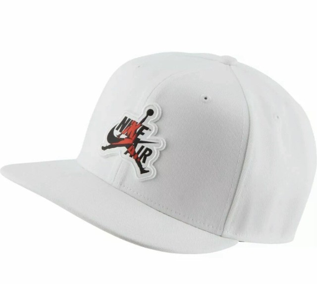 nike snapback white