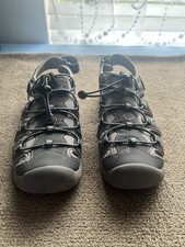 Eddie Bauer woman waterproof sandals size 8.    E2