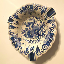 Keramik Aschenbecher blau-wei&szlig; handbemalt rund gl&auml;nzend Nr. 603