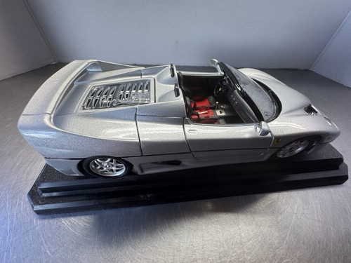 Burago Ferrari F50 (1995) Maßstab 1:24 in OVP Cod 1572 SILBER 1995 - Bild 8 von 23