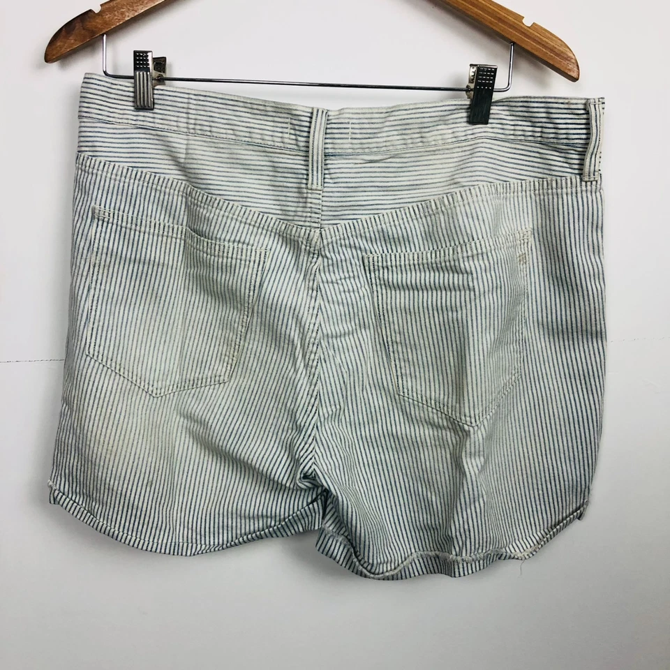 Madewell Women's Striped Distressed Denim Shorts Button Fly 100% Cotton Size 31 - Image 3 of 4