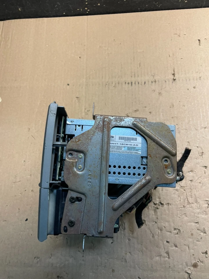 2003 to 2006 Lincoln LS OEM Radio CD Dual Climate Control Panel OEM  U1456 DG - Image 2 of 4