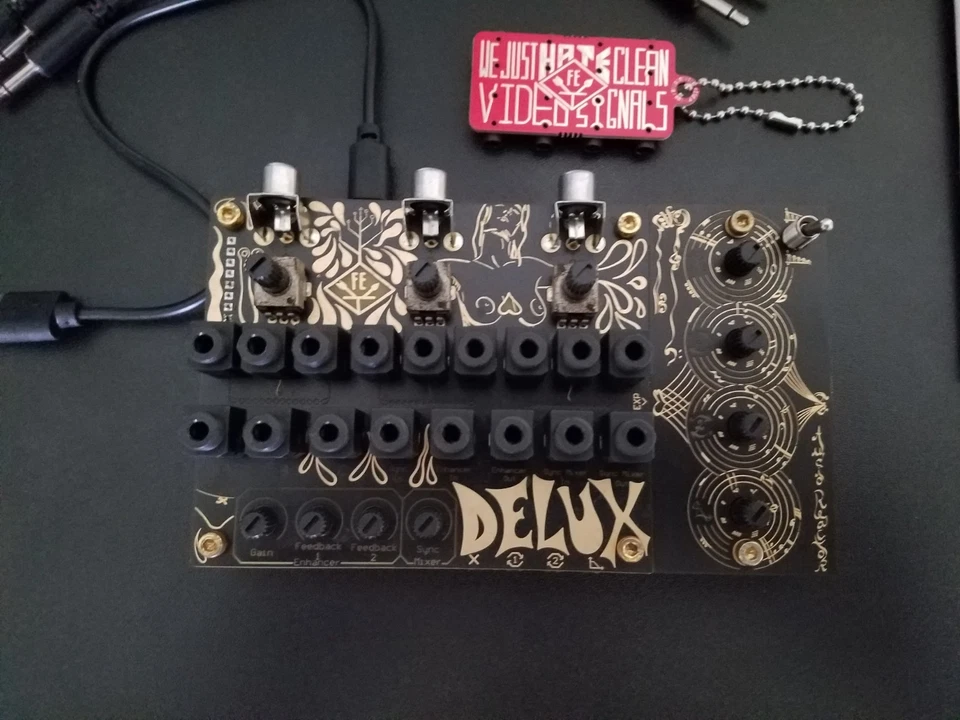 Freedom Enterprise Mismatcher deluxe Synthesizer Video Glitcher w. Accessories. - Image 2 of 4