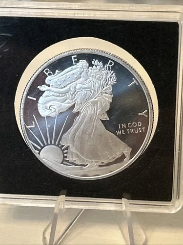 1/2 Oz 999 Fine Silver Golden State Mint Walking Liberty Round