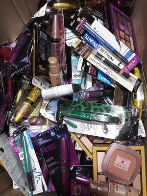 WHOLESALE LOREAL/MAYBELLINE Etc ASSTD COSMETICS GREAT FOR RESALE 25/50/75 +
