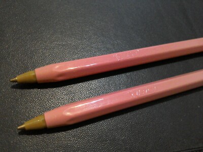 PERFEKTES PINK! Original BIC CRISTAL Mittelgroß 1,0 mm Kugelschreiber Blau & Schwarze Tinte