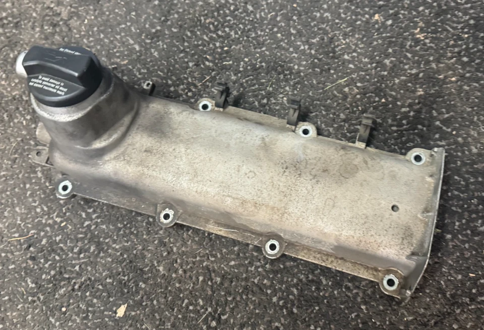 VW JETTA 11-15 JETTA 1999-2005 01-05 ESCARABAJO 2,0 litros cubierta de válvula pieza original OEM Foto 2 de 4