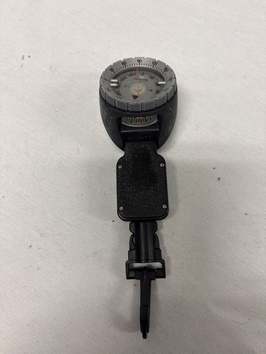 Suunto Compass with Retractor