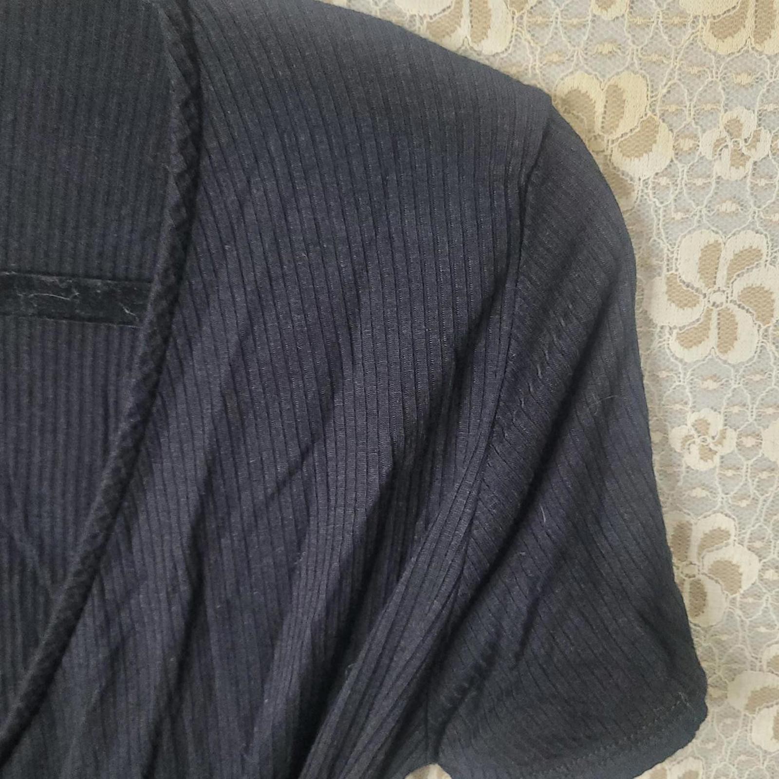 Lulus wrap cropped basic tie-up shirt - image 2