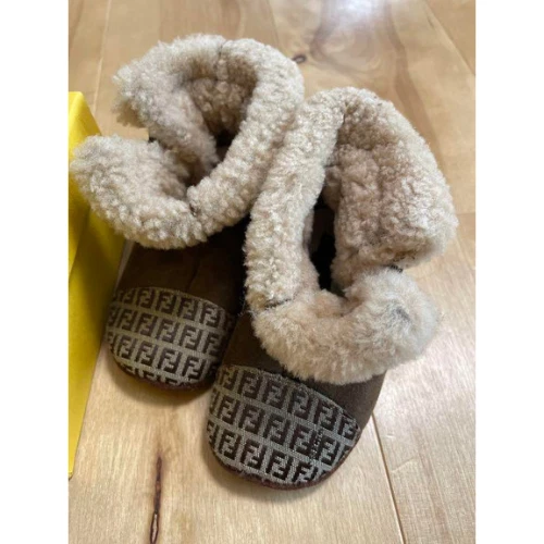 Zapatos de Bebé FENDI Botas Zucca Marrón Talla US 5 - 5.5M / 12.5 cm Usados Auténticos Foto 2 de 4