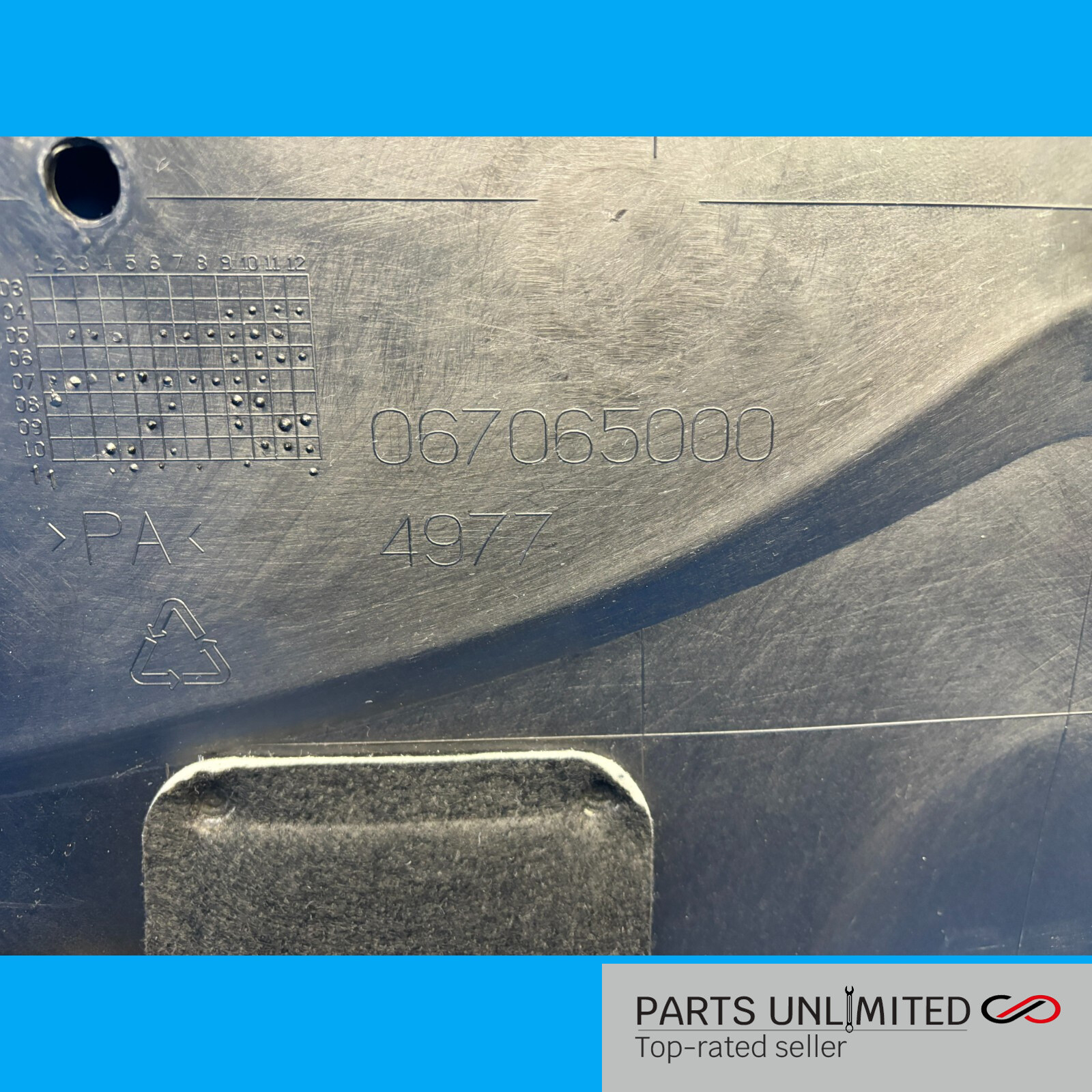 03-12 Maserati Quattroporte M139 OEM top engine appearance cover panel 4.2L