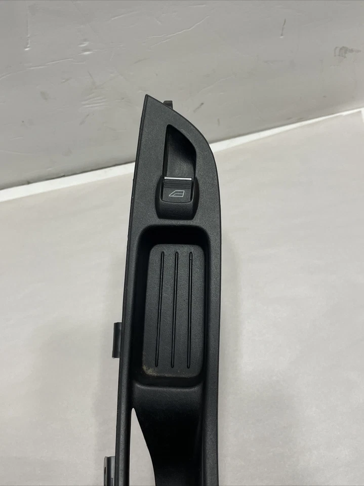 Interruptor eléctrico delantero derecho Ford Focus 2012 y panel Foto 2 de 3