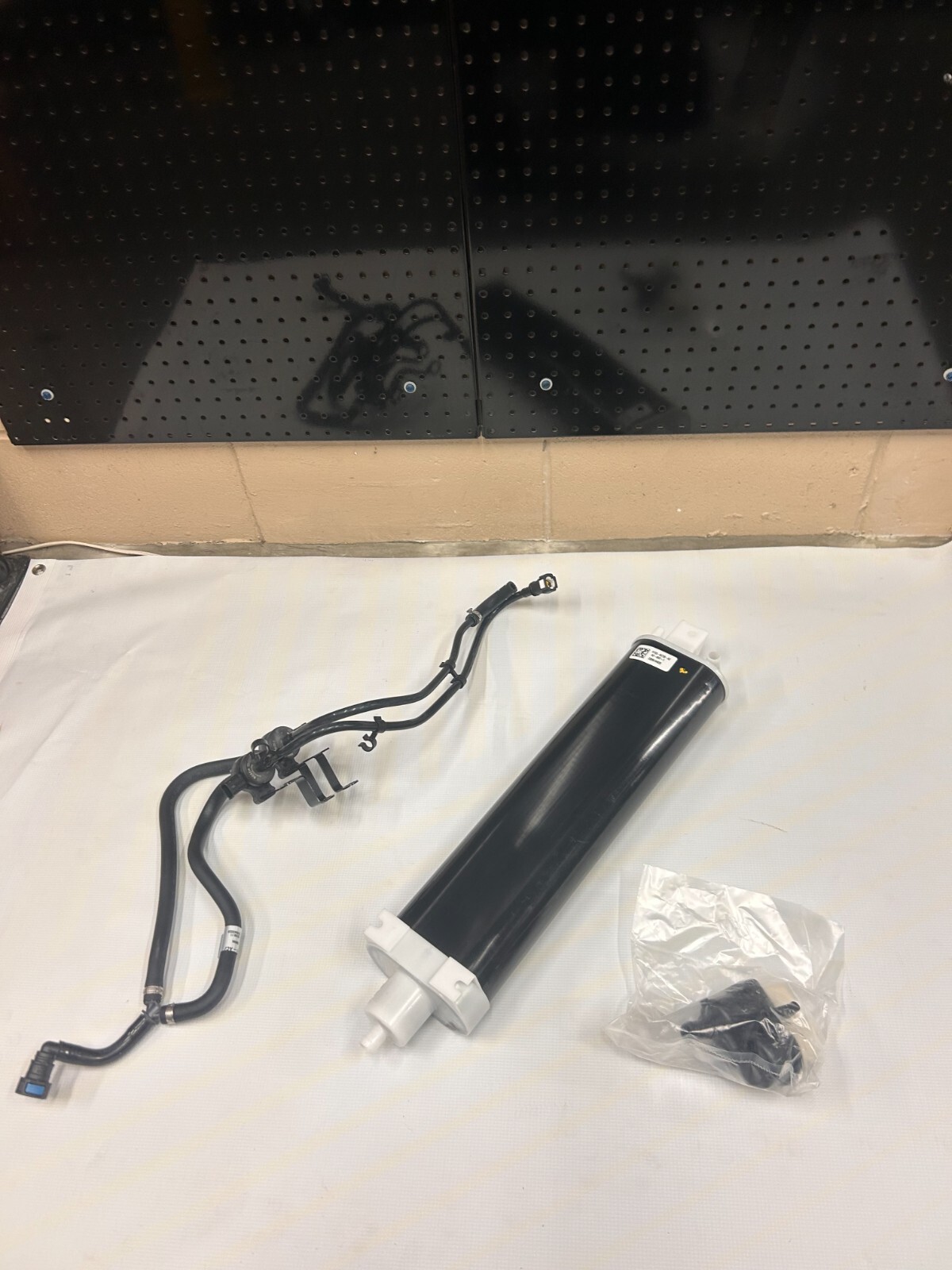 Aston Martin (2017-2023)  EVAP KIT V8 JY53-34-10184