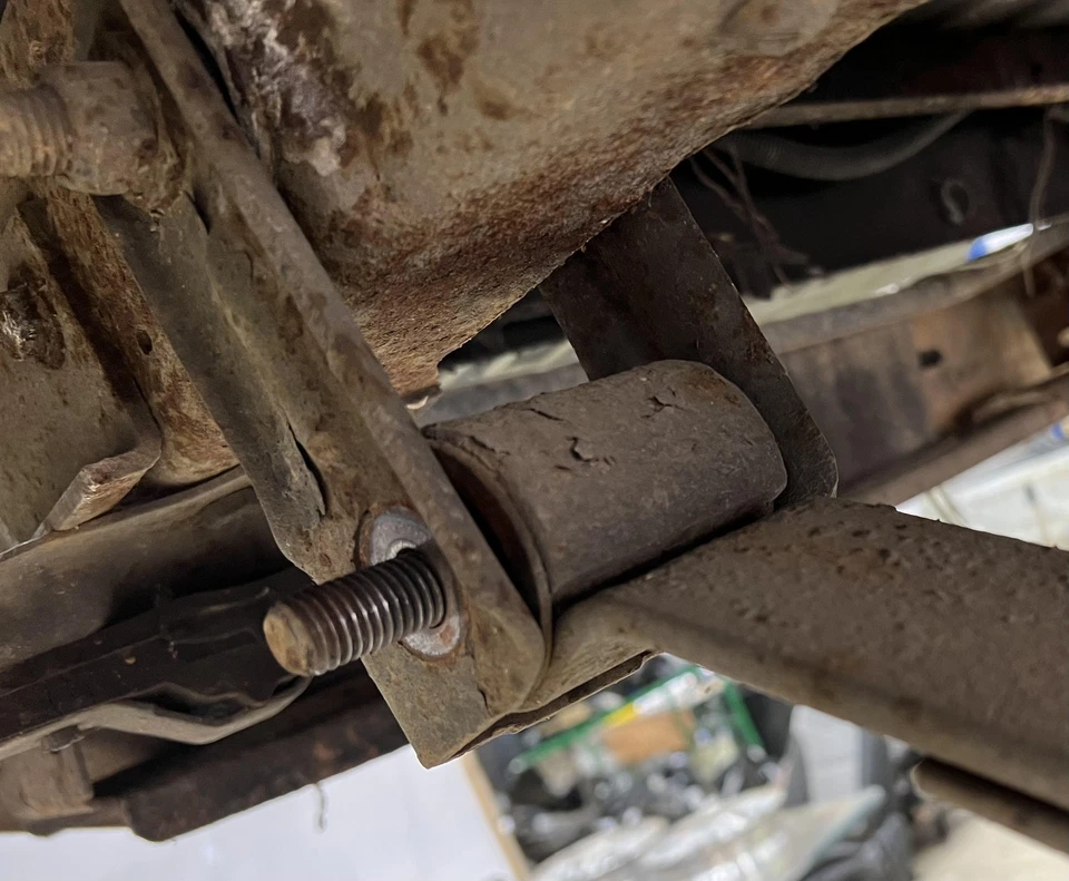 1982 - 1993 Chevrolet S10 Rear Leaf Spring - 4 Leaf OEM 15978567 - Image 3 of 4