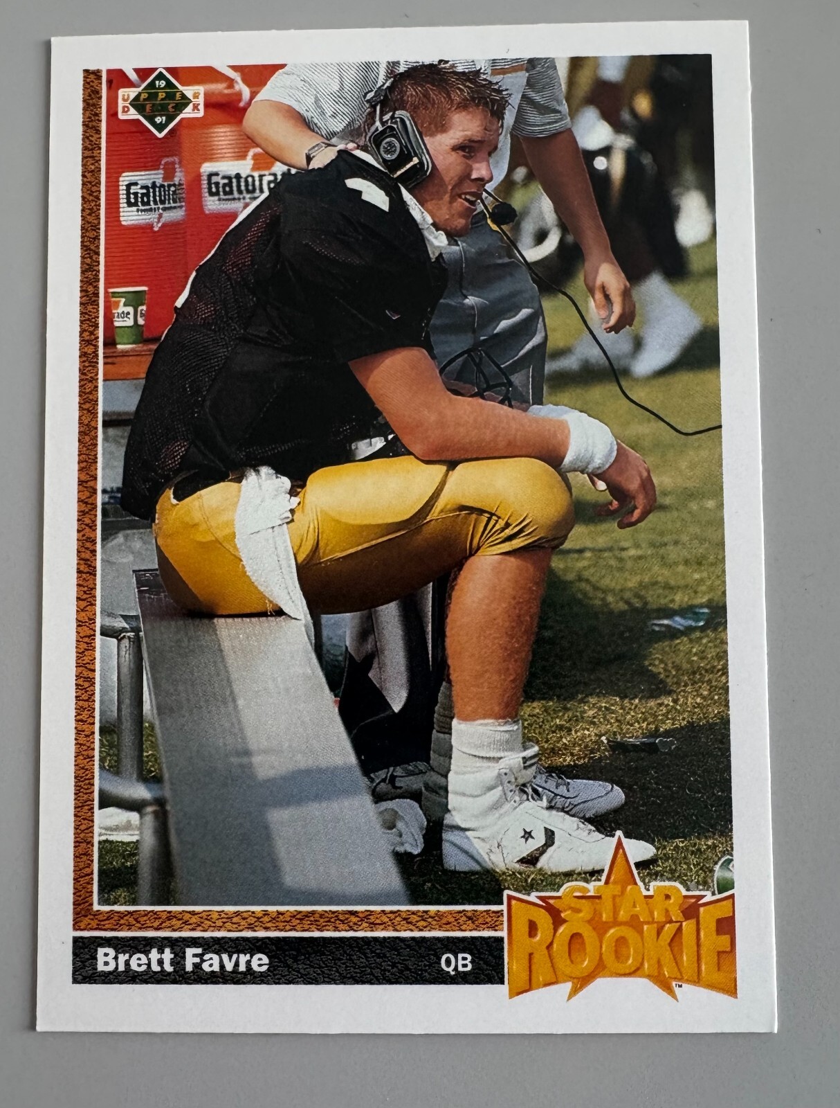 Brett Favre NFL rookie football card in good condition