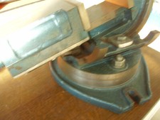 Universal -Winkelschraubstock    360&deg;  drehbar