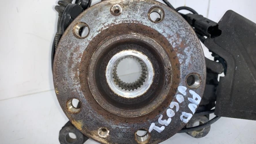 Moyeu avant droit PEUGEOT 407 COUPE 330780 - Photo 3/4