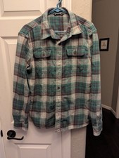 Ingranaggio Back Country in flanella con bottoni in bonanza verde