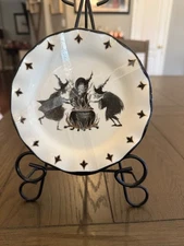 POTTER'S STUDIO HALLOWEEN 3 WITCHES APPETIZER PLATES SET OF 4 CAULDRON RAVEN