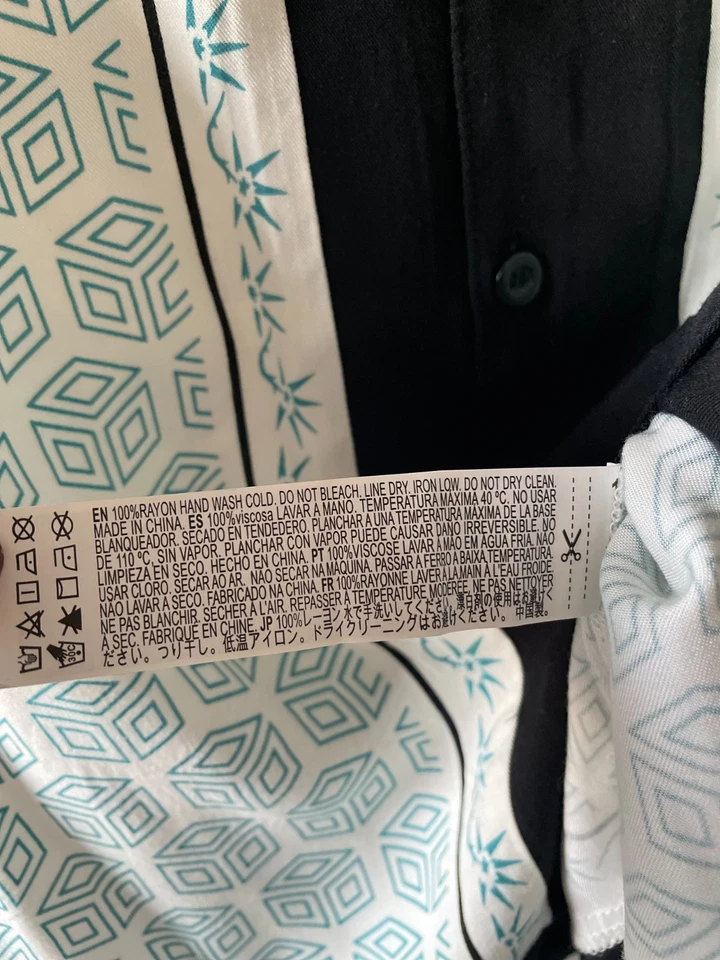 Camisa con botones Forever 21 para hombre como nueva manga corta estampado geométrico de club talla XXL Foto 4 de 4