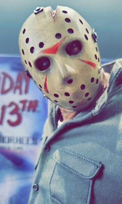 JASON VOORHEES Sideshow Premium Format Statue Friday The