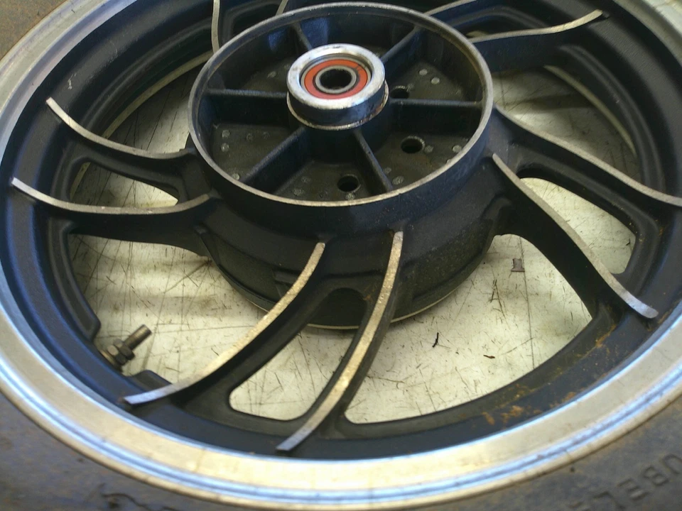 Llanta trasera Yamaha XJ550 1981-1983 Maxim Foto 2 de 4