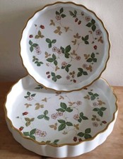 Piatto a torta o fragola selvatica Wedgwood grande e medio