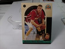 1997-98 Score Board Autographed #32 - Keith Van Horn - New Jersey Nets 97-085