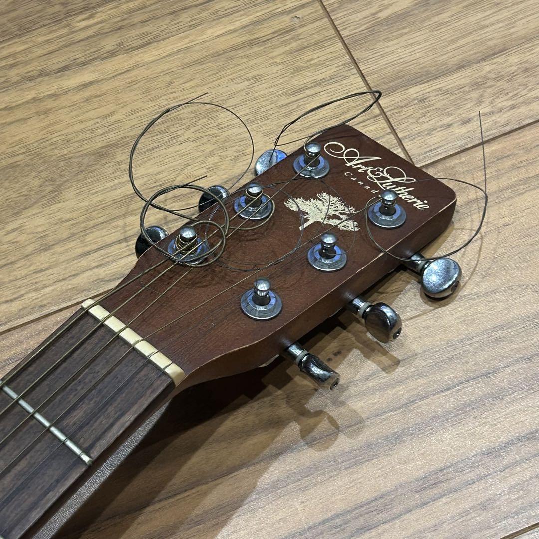 Acoustic Guitar Art Lutherie AMI Cedar Lacquer Finish Acoustic Guitar Art Lutherie AMI Cedar Lacquer Finish
