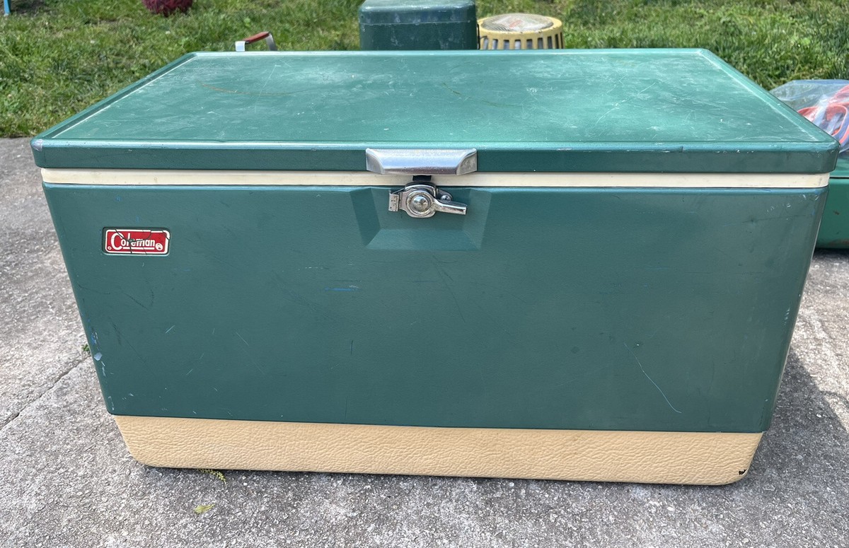 Vintage Used Green COLEMAN Cooler (US PAT. NO. 3384264) All Vintage Used Green COLEMAN Cooler (US PAT. NO. 3384264) All