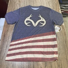 Realtree USA Camo Tee Shirt Size M NWT #21035