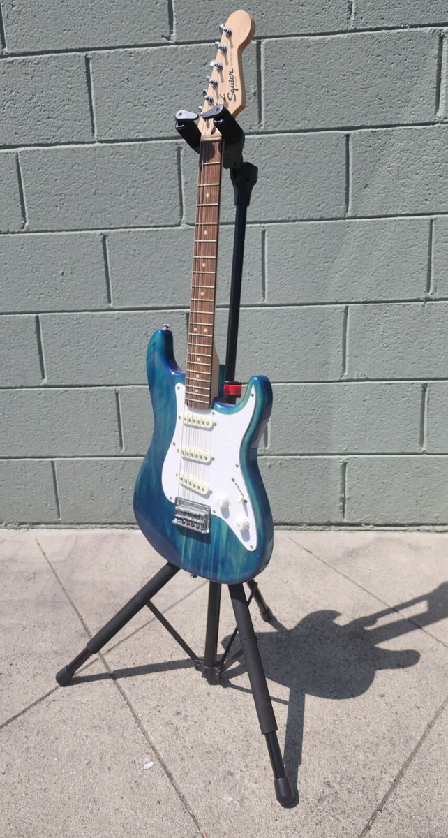 『極美品』Squier BY Fender　Stratocaster Squier by Fender Stratocaster Metallic Blue – Chicago Music