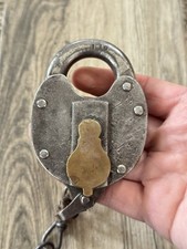 Candado antiguo vintage cadena sin llave