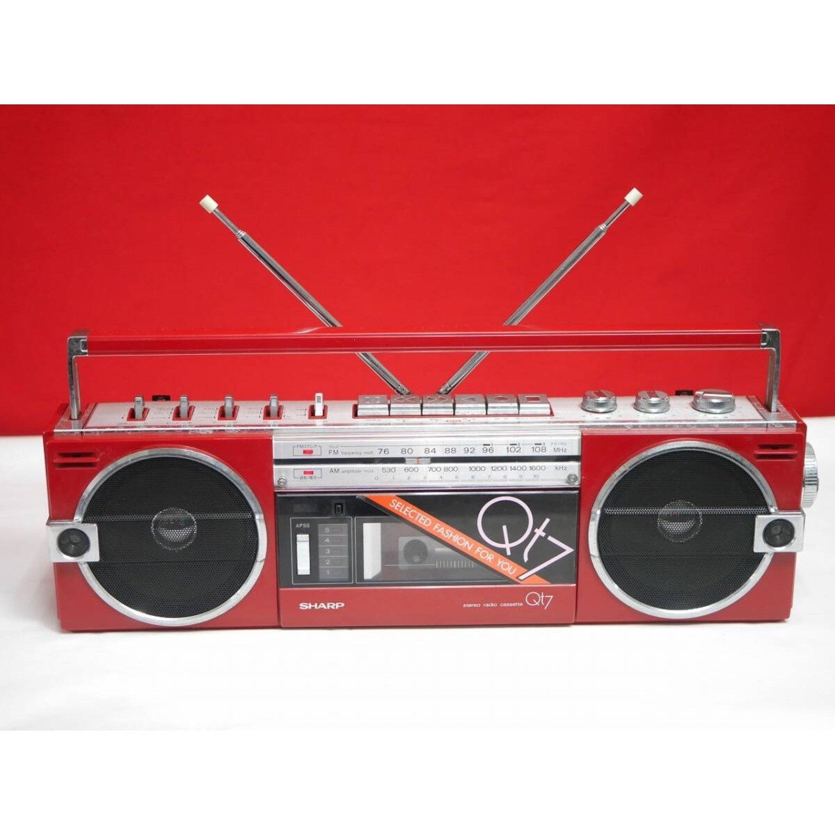 昭和レトロ SHARP QT-7(R) レッド FM/AM 2バンドラジオ Sharp QT-7R Vintage Boombox Radio Cassette Player New Belt Tested