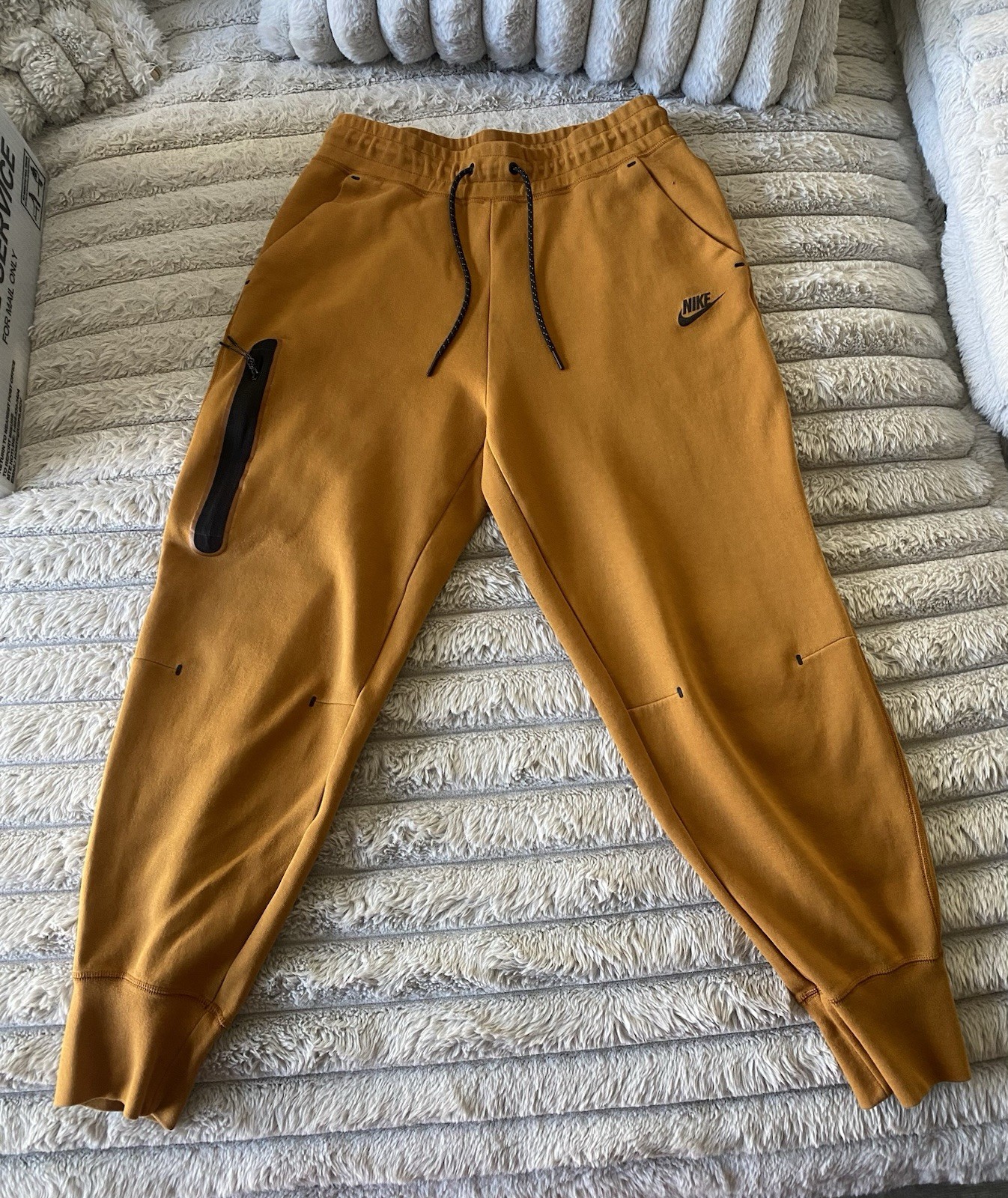 NWOT! Nike Sportswear Tech Fleece Women's Mid-Rise Joggers- Size M