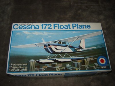 Entex 8527 Model Kit CESSNA 172 Float Plane Box open kit Factory Sealed 1/72