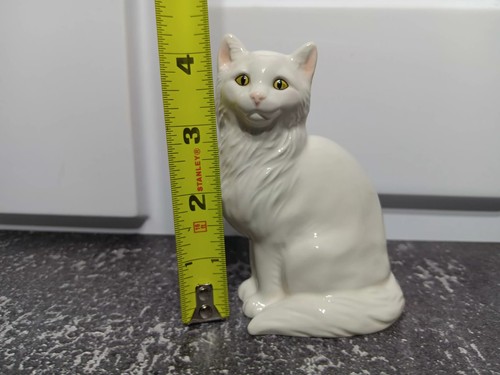 John Beswick Long Haired Seated White Cat  Figurine 4" - 第 8/9 張圖片