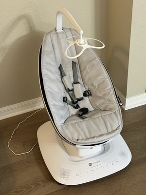 4moms Mamaroo Baby Swing 2000908 w/5 Unique Motions Bluetooth
