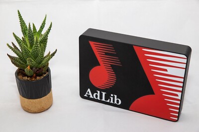 AdLib USB Powered Lightbox-Sign-Lampe (Vintage, Retro Gaming) (horizontal)