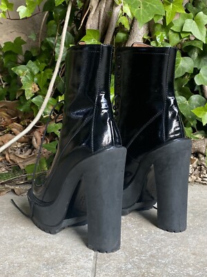 Givenchy Plateau Boots 38,5 Lack schwarz High Heels NP1100  Statement Blogger 