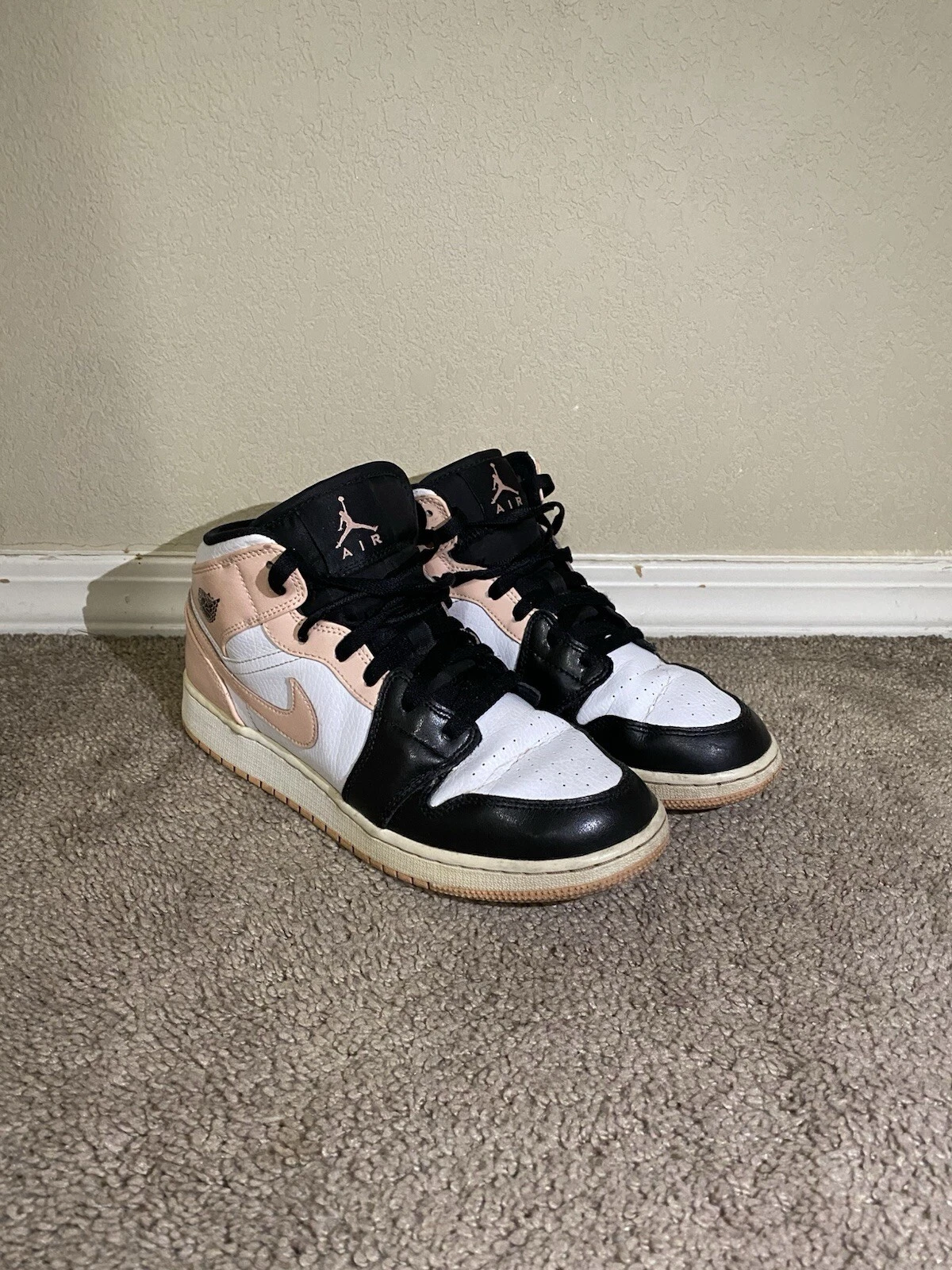 Taglia 7 Air Jordan 1 Mid tinta cremisi