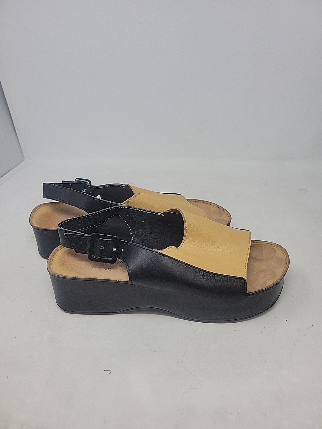 Picture 4 of 24