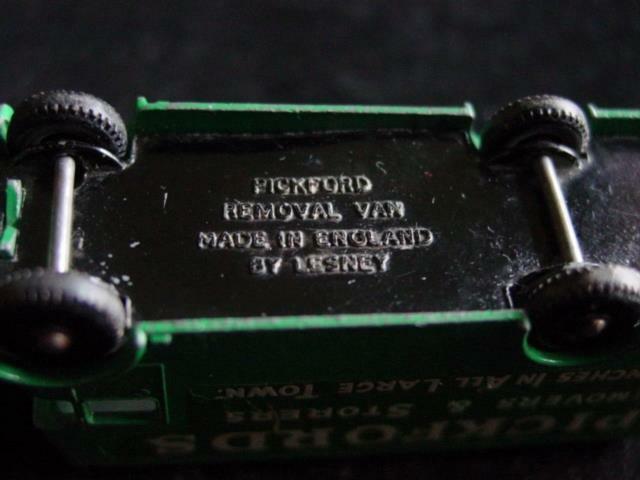VTG LESNEY Matchbox : PICKFORDS REMOVAL VAN - Series #46 (VG