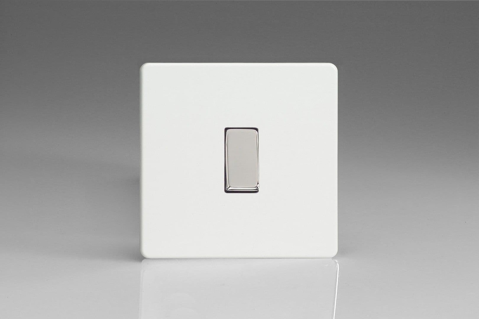 Varilight XDQBR1S Screwless Premium White 1 Gang 10A Retractive Switch