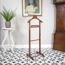 A Mid Century Gentleman's Valet in Fratelli Reguitti Style